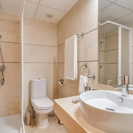 Lejlighed La Resina Golf Retreat With Terrace & Pool Estepona